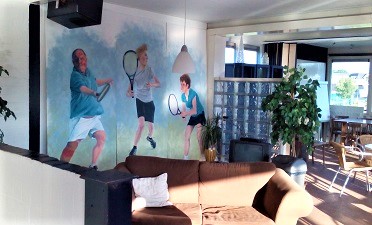 anita snik-broeken, acryl muurschildering, portret tennissers tennisvereniging